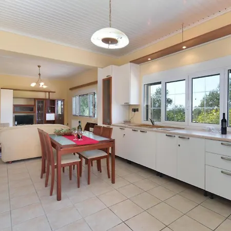 Stephania Villa Gaios