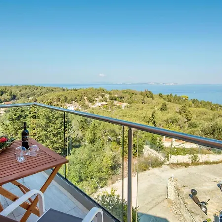 Stephania Villa Gaios