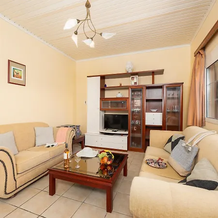 Stephania Villa
